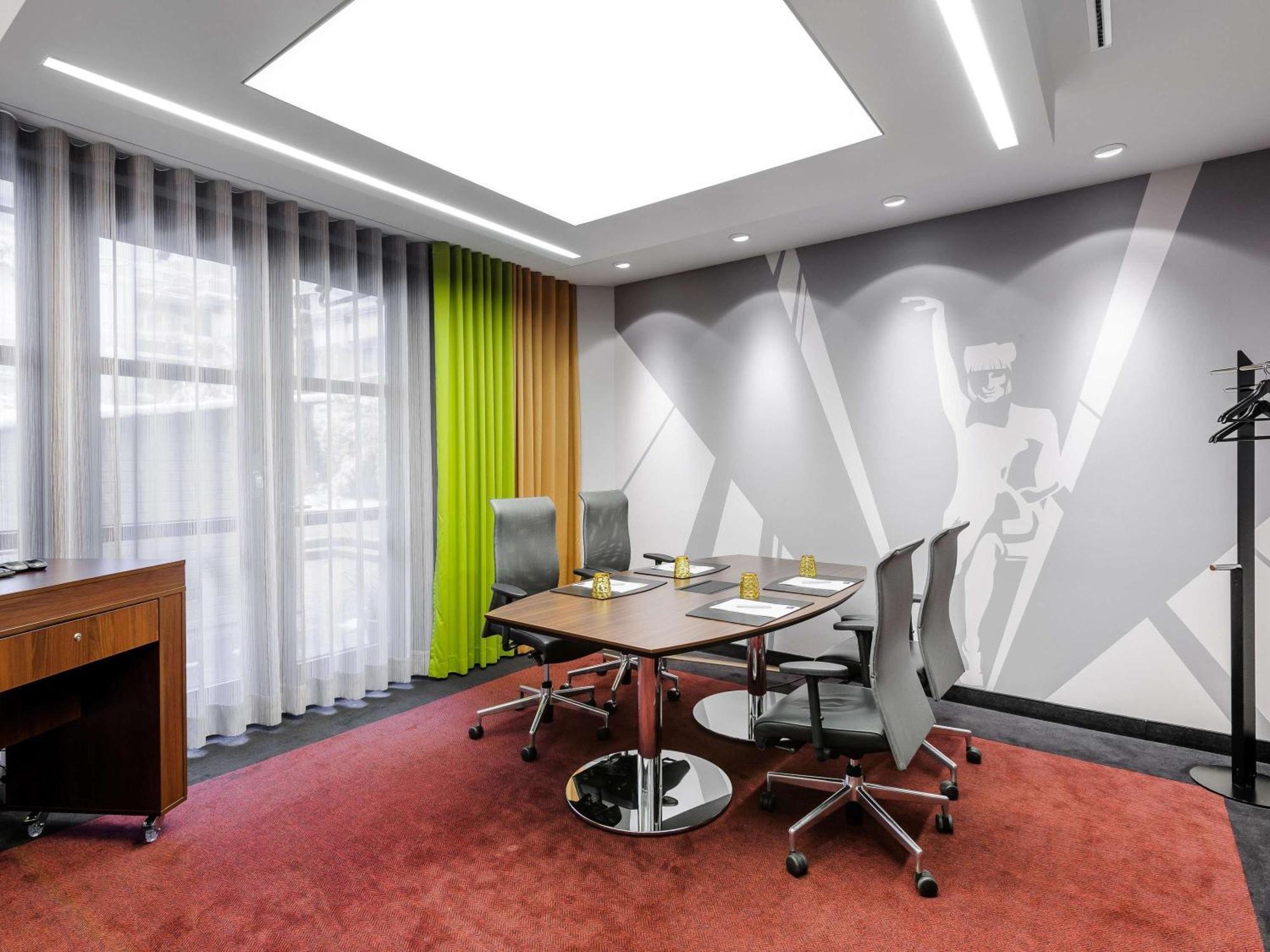 Mercure Center