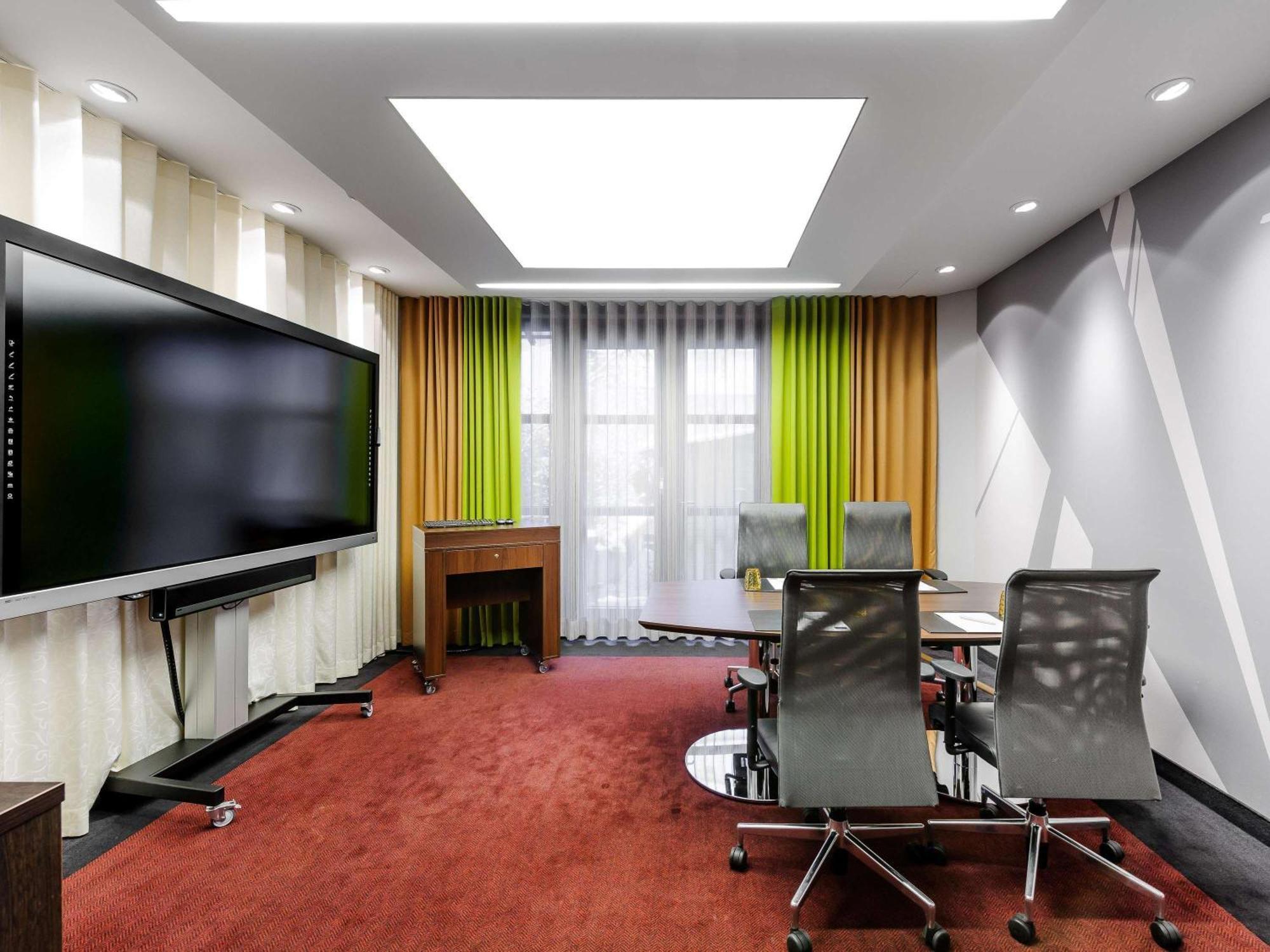 Mercure Center Hotel